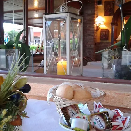 מלון Trattoria Fioravante *