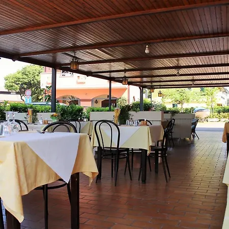 Trattoria Fioravante מלון *
